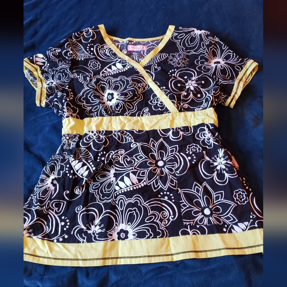 Scrub top